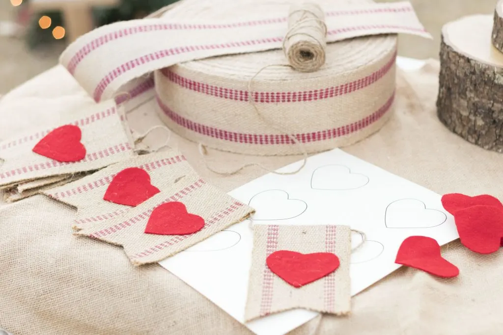 DIY Valentine Garland DIY Valentine Garland