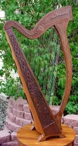 Saint Patrick's Day Celtic Harp for Saint Patrick's Day #celticharp #irishemblems #stpatricksday #coffeeinbed #selfcare #kippiathome