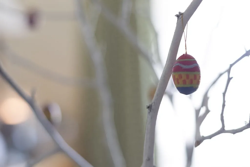 Easter egg tree, Kid-Friendly Easter Table