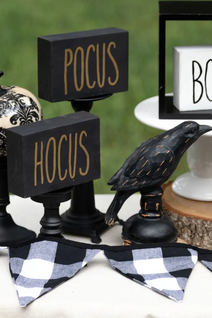 Hocus Pocus Halloween DIY signs