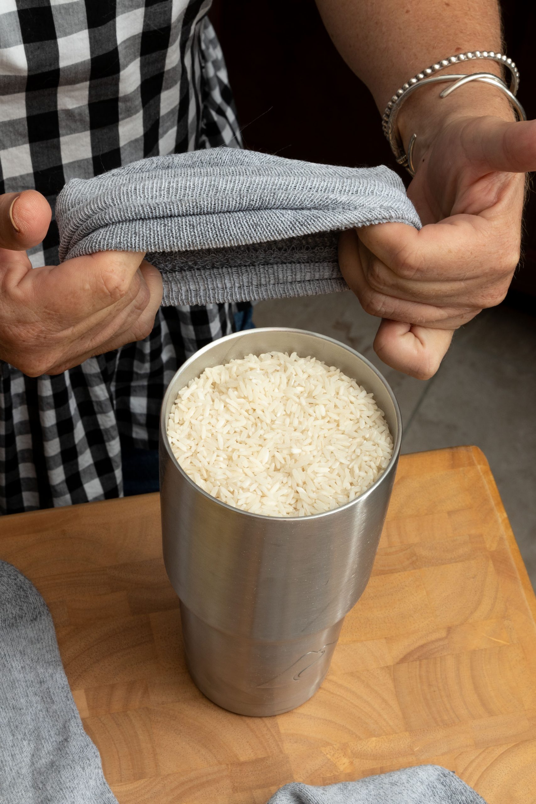 Rice in a cup for the sock body