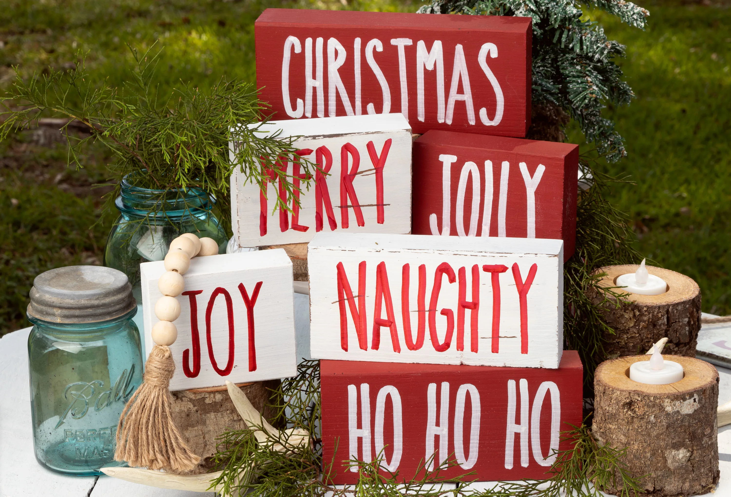 How to make Rae Dunn Inspired Christmas Signs. Easy and fun to make Christmas signs. They add that something special to your Christmas decorating. Great gifts, cute at the office, school and more. Make some today. Free pattern and step by step directions. Rae Dunn Inspired Christmas Signs