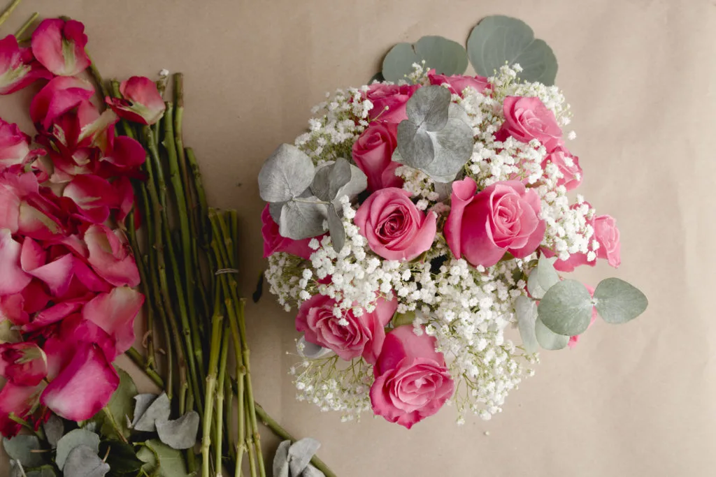 Finished teapot floral arrangement, easy floral arranging 