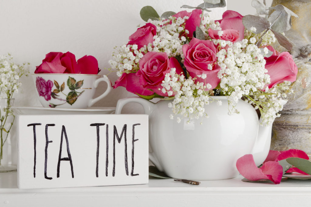 Tea Time and Floral Arrangement, easy DIY 