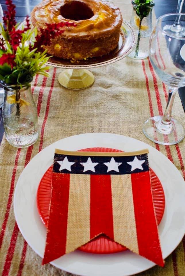 Tablescape for the 4th of July, easy how to create this budget friendly look in your home. Learn how... Tablescape for the 4th of July
