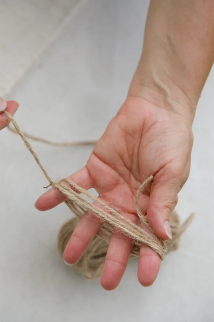 Bow making with twine