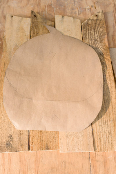 Rustic Pallet Pumpkins DIY - Kippi at Home