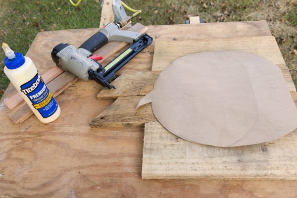 Rustic Pallet Pumpkins DIY - Kippi at Home