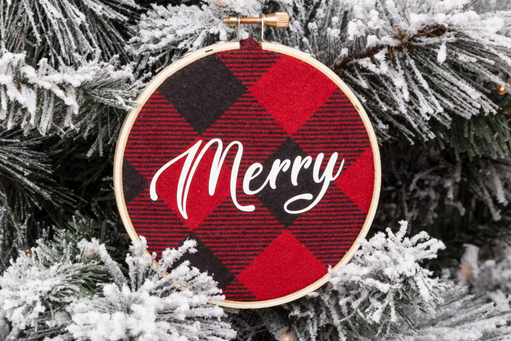 DIY Embroidery Hoop Christmas Ornaments - Kippi at Home