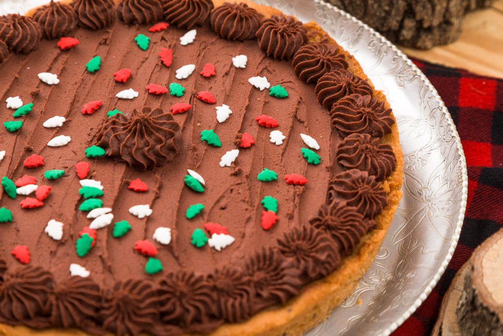 Cookie cake served with hot coffee