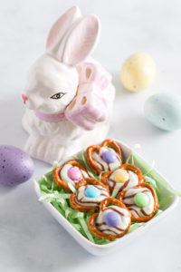Easter Treats Pretzel Hugs Easter Treats Pretzel Hugs