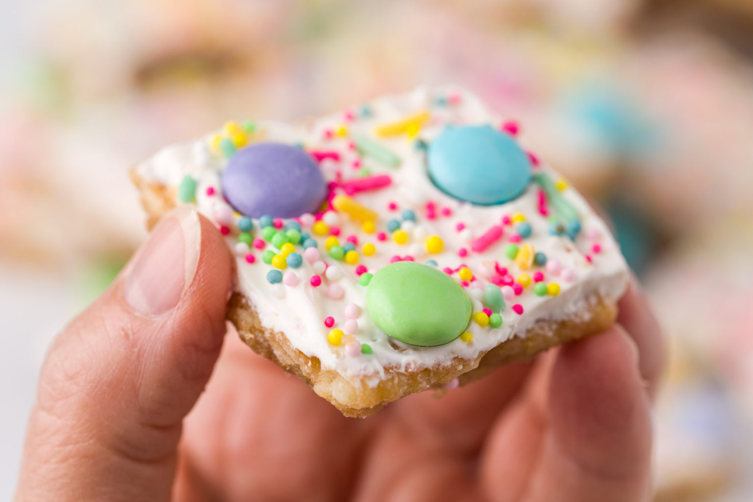 Easter Crack Candy Saltine Bark Kippi at Home