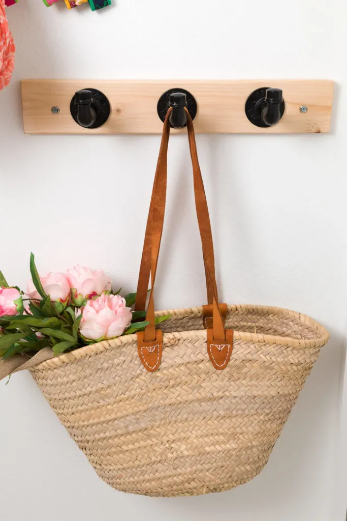 The DIY coat hook with tote The DIY coat hook with tote