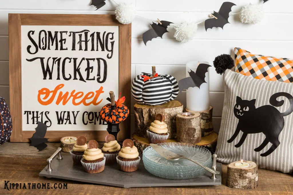 Diy Halloween Sign, fabric pumpkins, pillows, bat banner and peanut butter cupcakes Diy Halloween Sign, fabric pumpkins, pillows, bat banner and peanut butter cupcakes