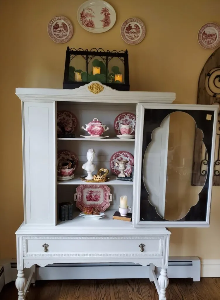French Cottage Hutch