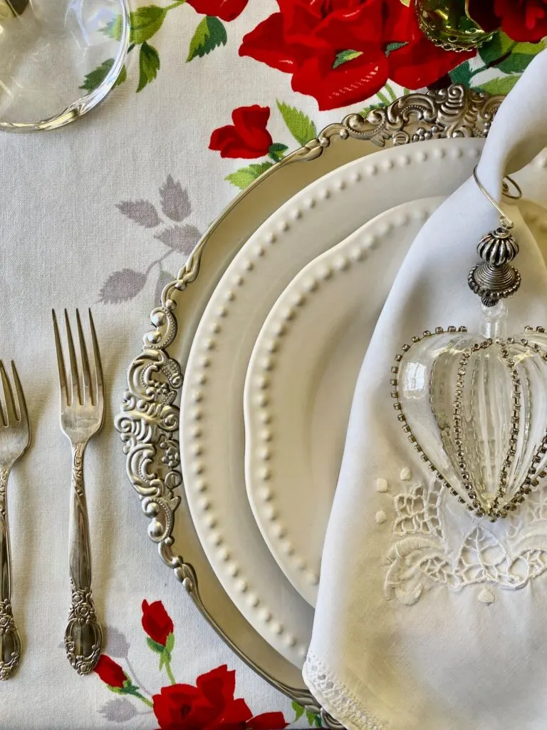 Romantic Valentine's Table Settings