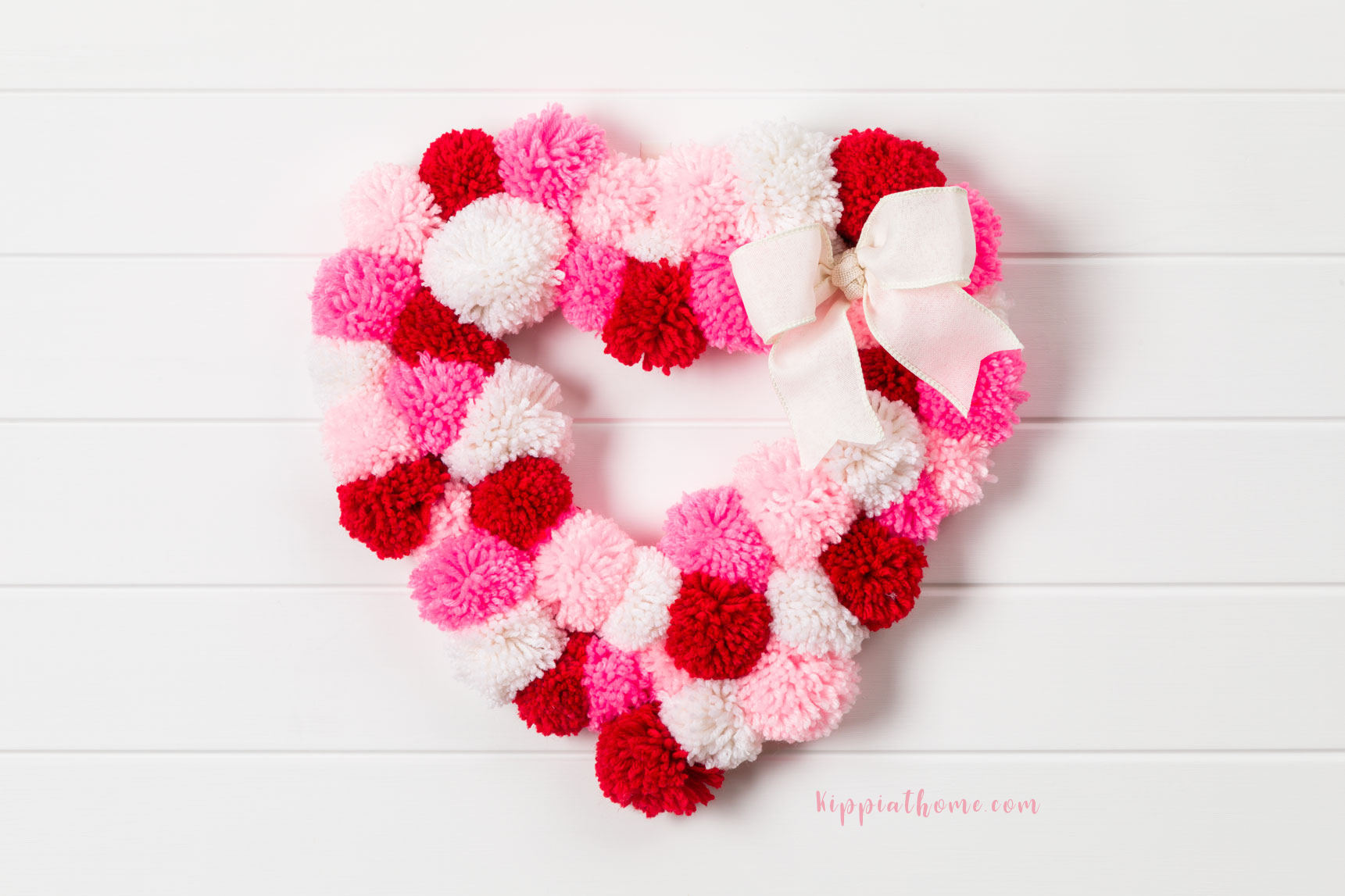 Valentine's Pom-Poms Wreath pink and red