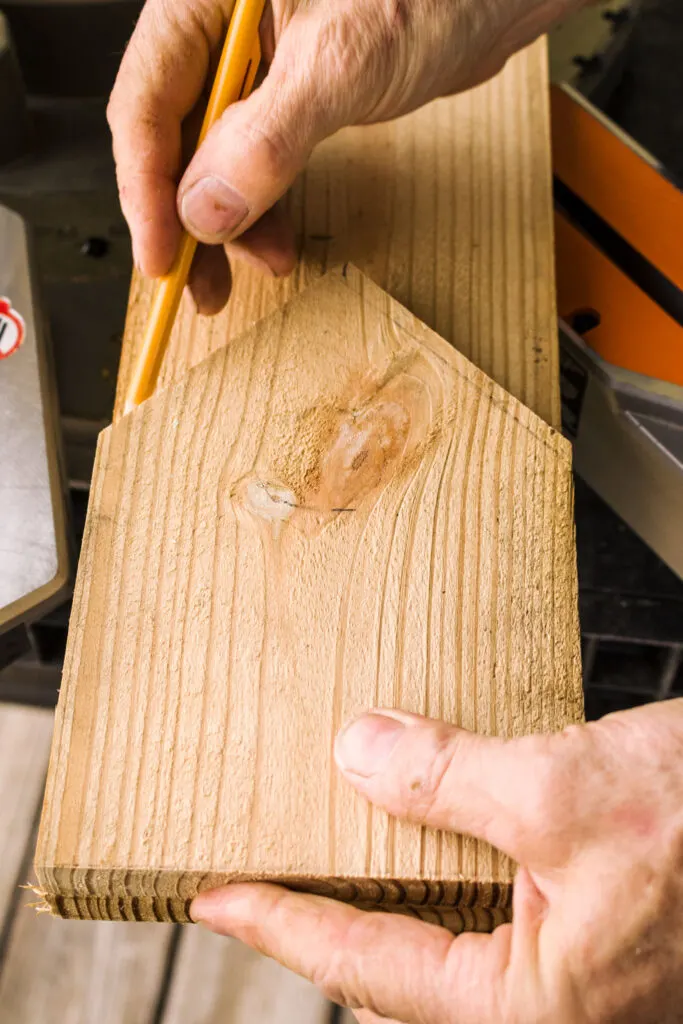 Tracing the front of the DIY birdhouse 