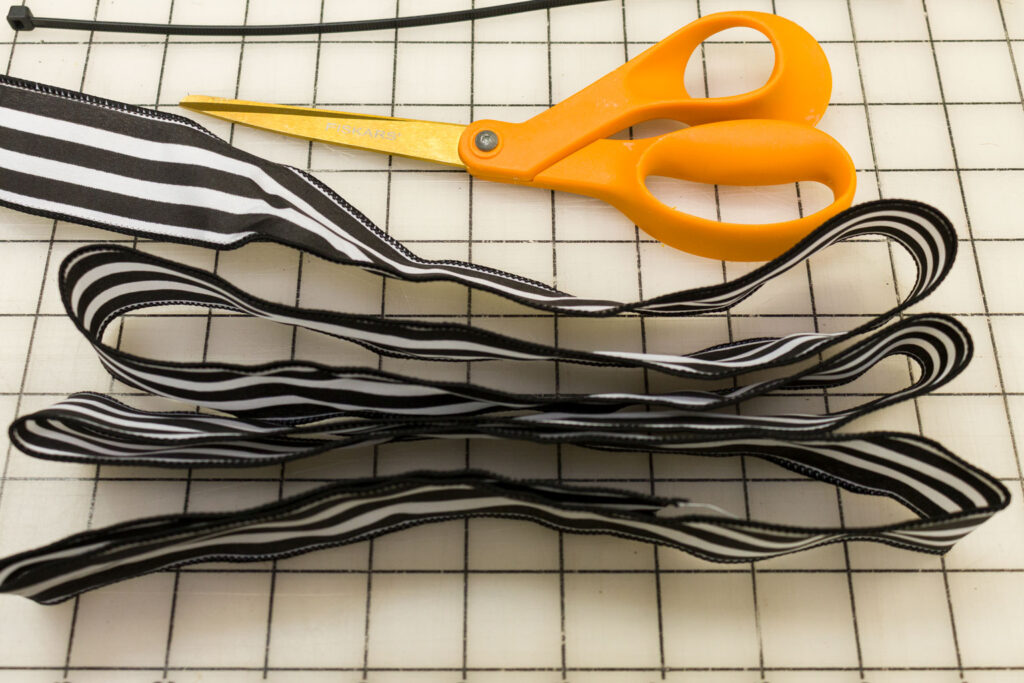 Fold the ribbon back and forth Fold the ribbon back and forth