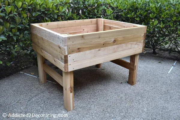 DIY elevated raised garden bed