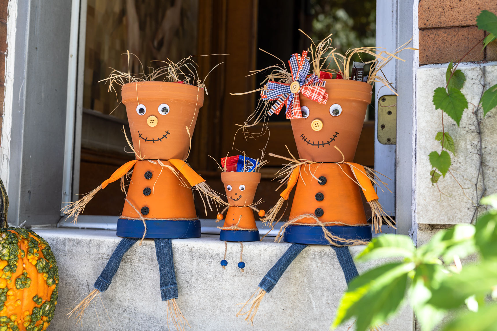 How to Make Pumpkin Candy Dishes from Terra Cotta Pots